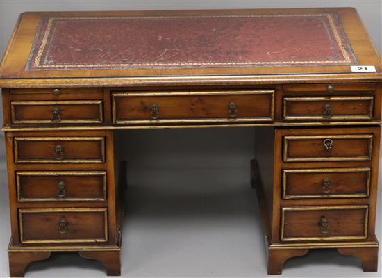 A Bevan Funnell apprentice desk